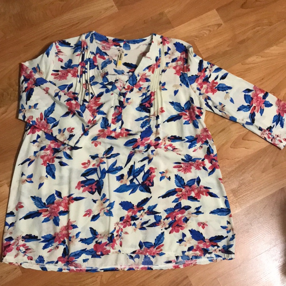 Lara Fashion Pin tuck Floral Blouse